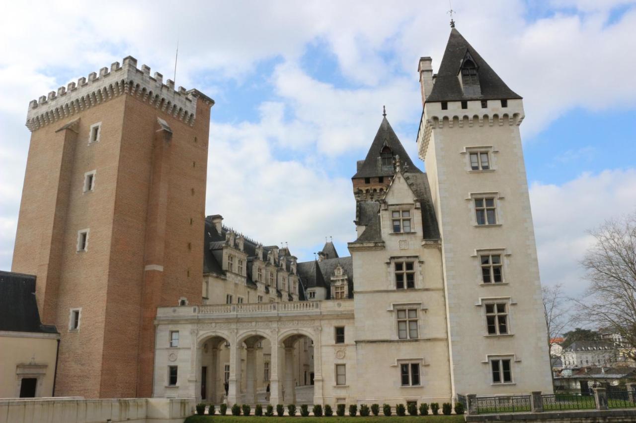 B&B Hotel Pau Lescar Exterior photo