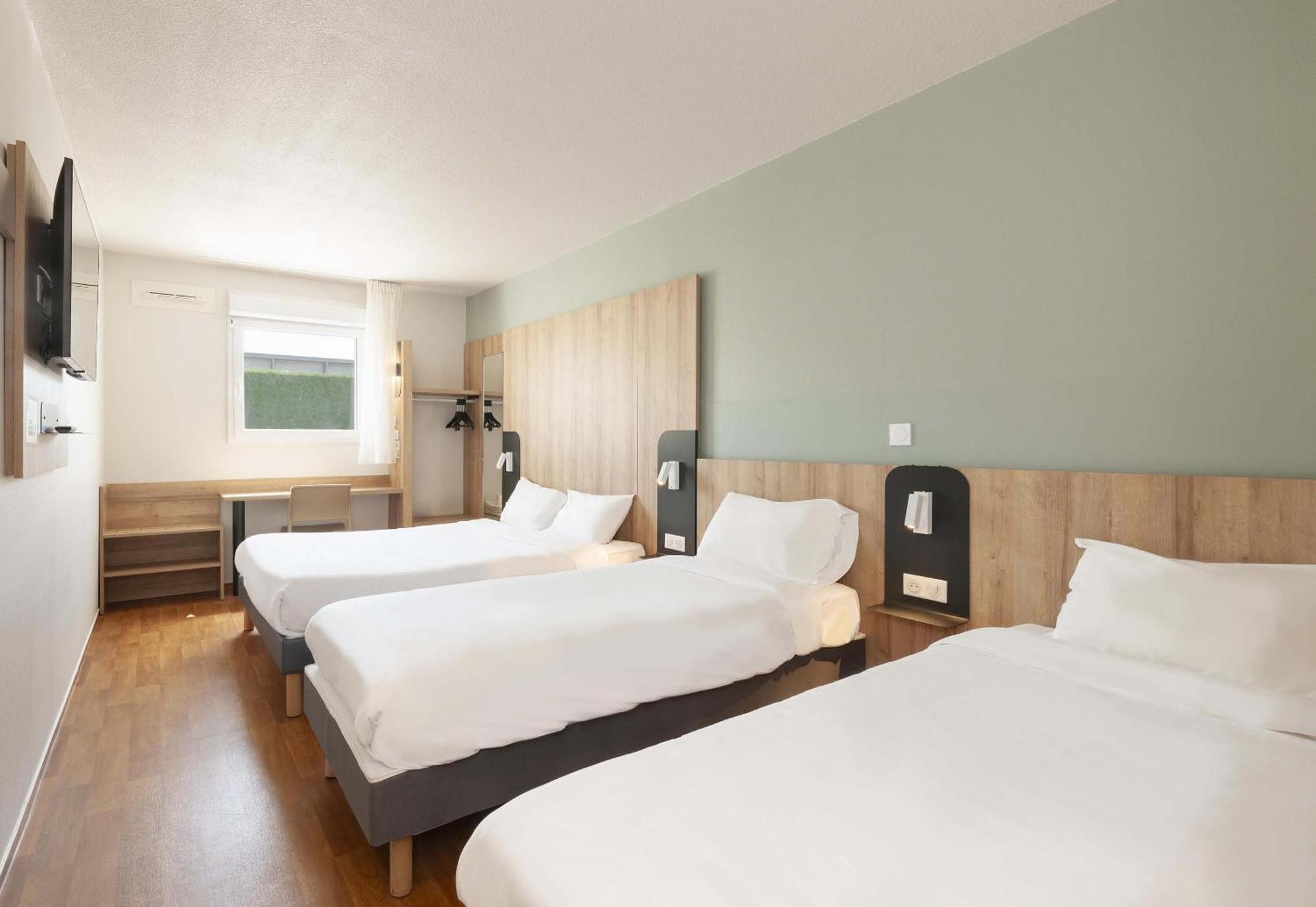 B&B Hotel Pau Lescar Exterior photo